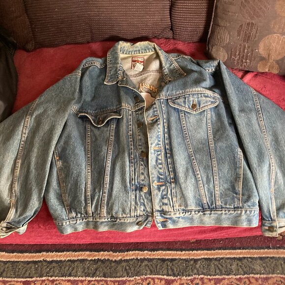 Looney Tunes Classic Jean Jacket with the WB Logo on it - Picture 3 of 4